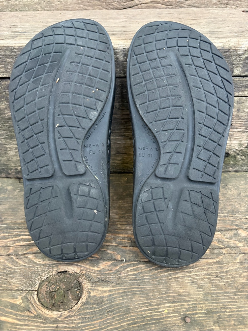 OOFOS Black Thong Recovery Sandals M8 W10 - Picture 5 of 6